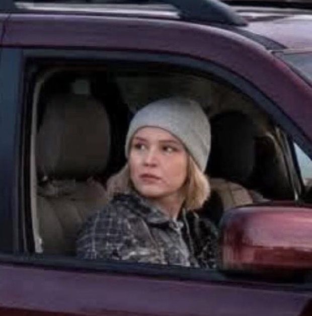 🚨🇺🇸 WOMAN SHOT BY ICE WAS PREVIOUSLY MARRIED TO A MAN, HAS 6-YEAR-OLD CHILD NOW ORPHANED AFTER LOSING BOTH PARENTS

The story just got more complicated.

Renee Nicole Good, the 37-year-old shot by an ICE agent in Minneapolis today, was previously married to Timmy Ray Macklin