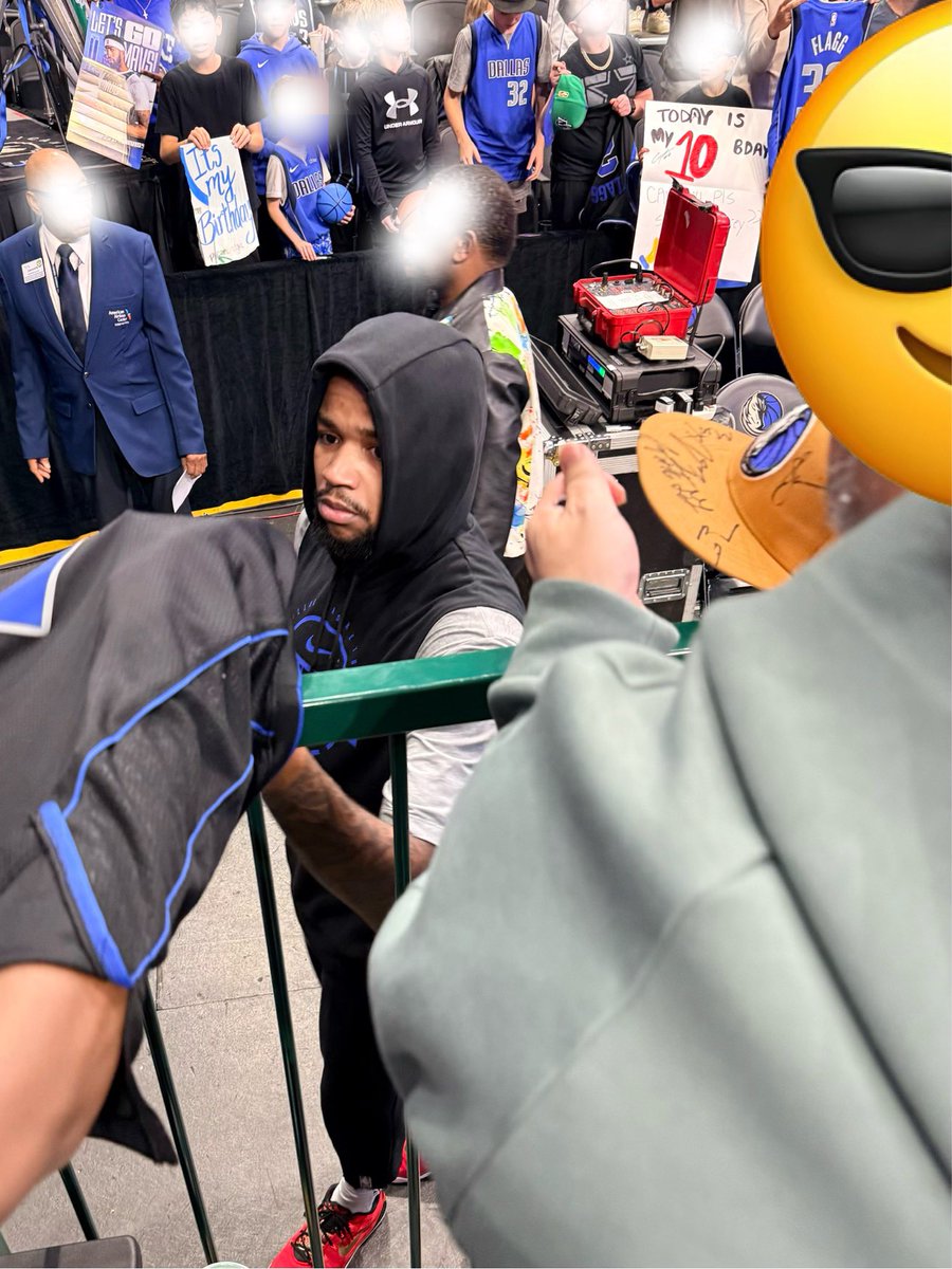 マブスのジェイデンハーディーにサインをもらいました。今回は6名に