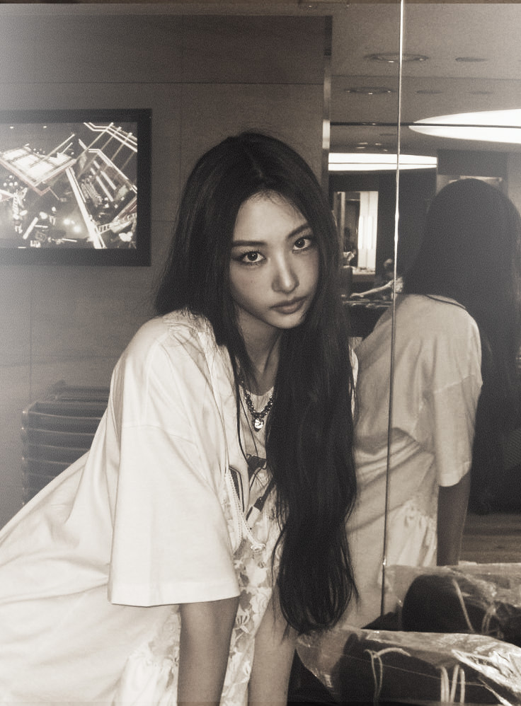 ofTheMoonlit's tweet image. ㅤ

ISABELLA BLAIR's 𝗥𝗘𝗖+𝗥𝗗

I'm looking forward 2026 and the surprises that gonna unfold. Until then, I'll practice hard so I could become someone that shines despite all circumstances. And I'll made sure that I'll love myself more, and before anyone else.

ㅤ