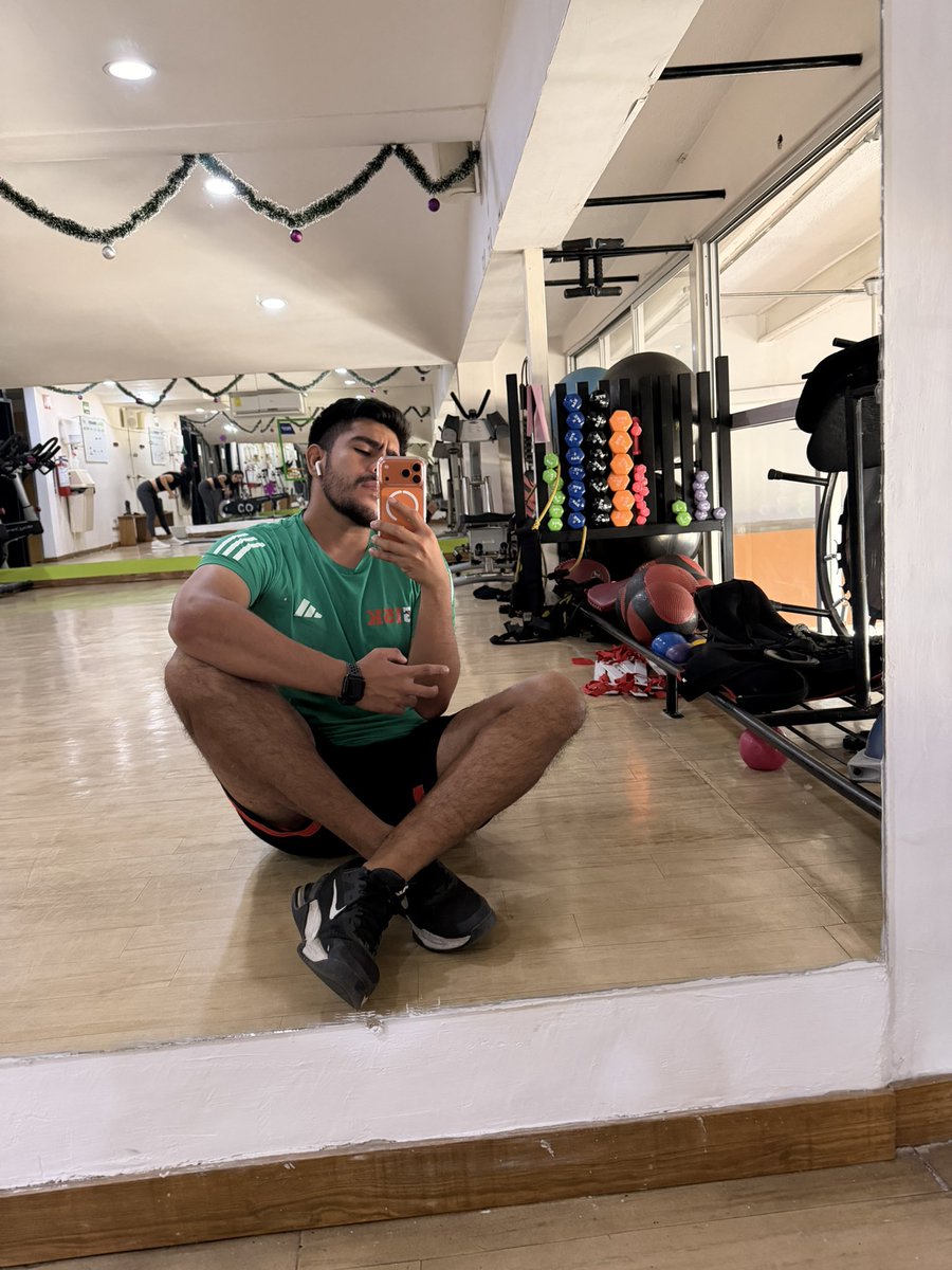 Hector 🧏🏻‍♂️ tweet media