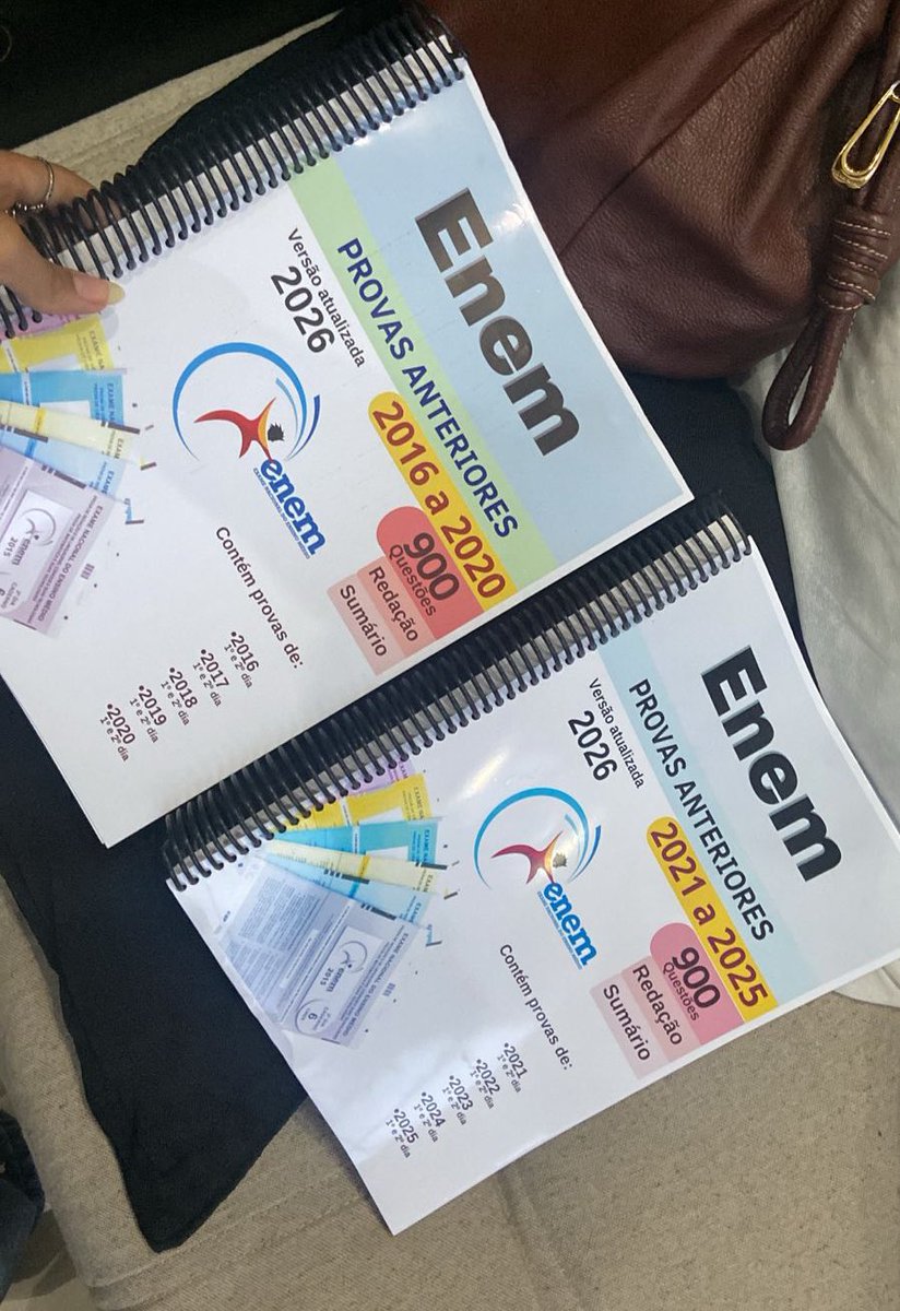 hwangstud's tweet image. gente comprei!! adorei a apostila, vem com o gabarito, as folhas para redação, tudo é ótimo!! foi 70 reais, achei bem em conta considerando o tanto de conteúdo…