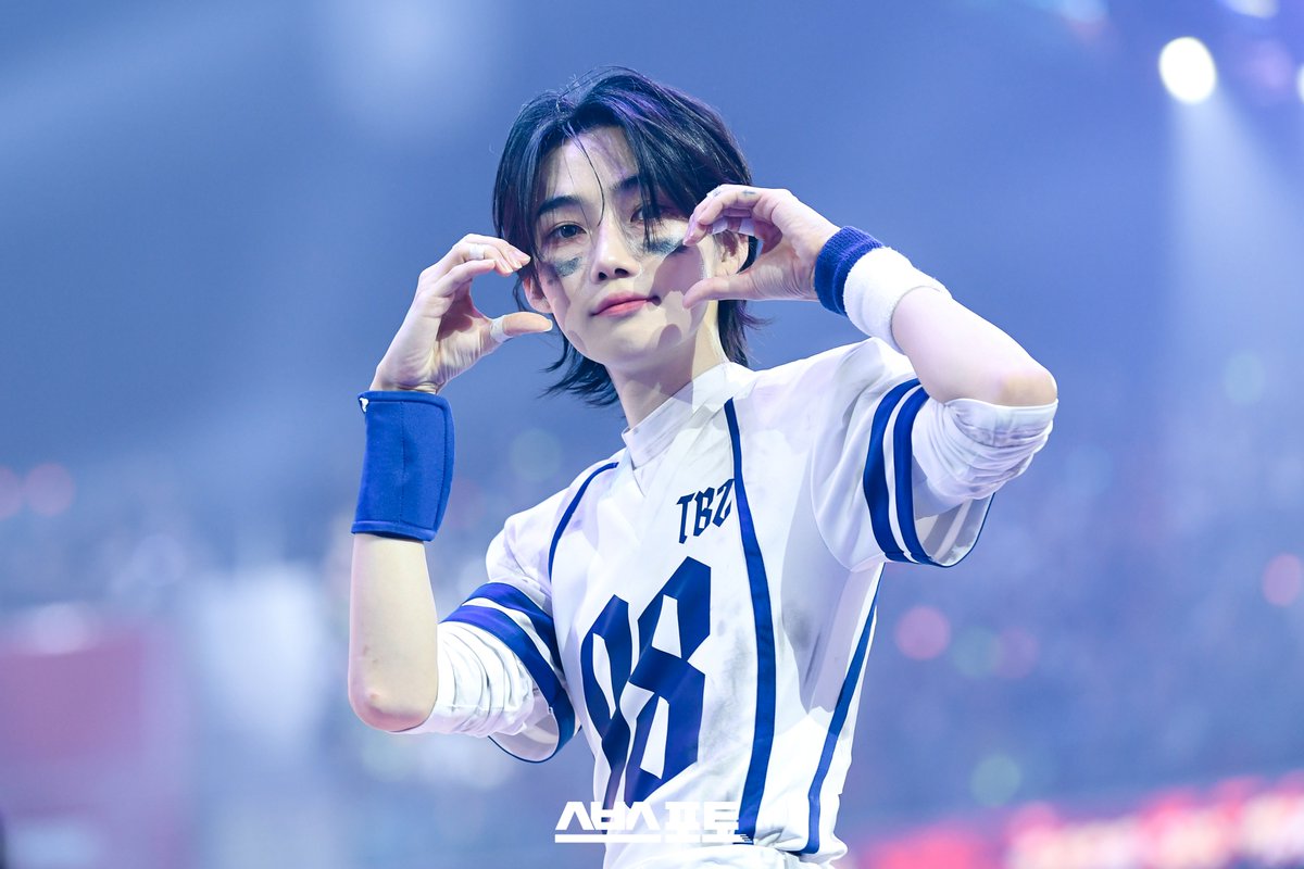 SBSNOW_PHOTO's tweet image. [SBS 현장사진]
2025 SBS 가요대전_더보이즈

#SBS가요대전 #더보이즈 #THEBOYZ
#스브스포토
instagram.com/sbsphoto_offic…