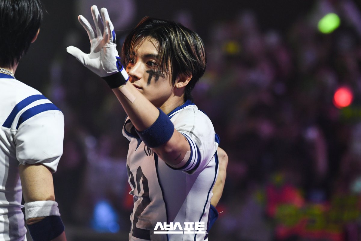 SBSNOW_PHOTO's tweet image. [SBS 현장사진]
2025 SBS 가요대전_더보이즈

#SBS가요대전 #더보이즈 #THEBOYZ
#스브스포토
instagram.com/sbsphoto_offic…