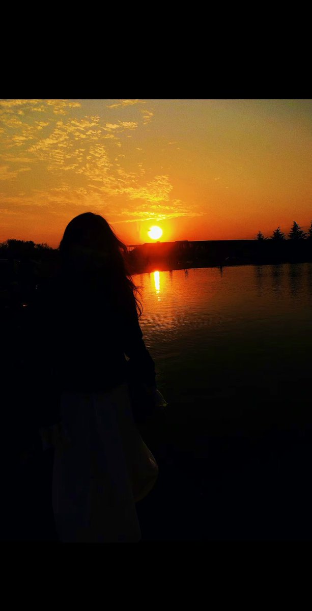 Julyyifan's tweet photo. 朝 暮 https://t.co/aPNzFtzhN3