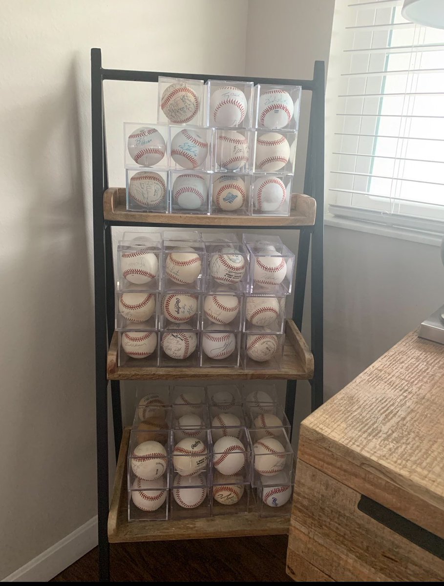 CaseyJ_516's tweet image. 🚨Giveaway Time🚨

To get positive vibes📈 back with the Mets, I am giving away one of the these ✍🏼signed baseballs below⚾️

Retweet, like and follow to enter.