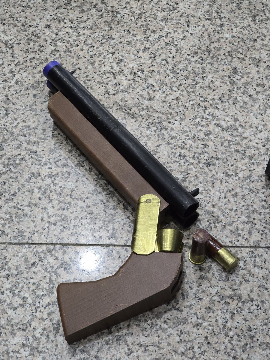 Kevin_T_BA's tweet image. 이 사람 이것도 만들었음
이걸 진짜 만드네