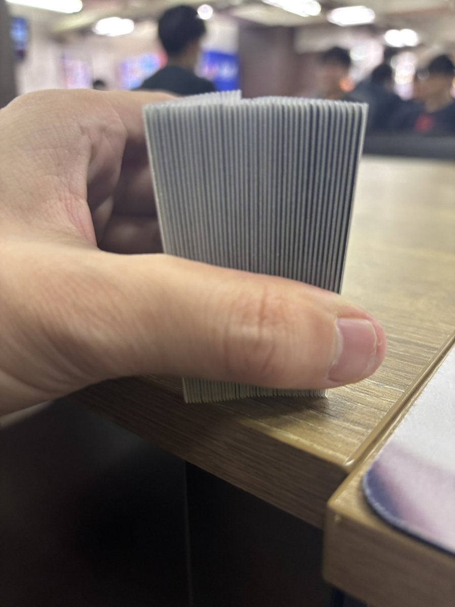 初めて試すサイドインナー、同一ロットでこの裁断差ヤバくないか…？