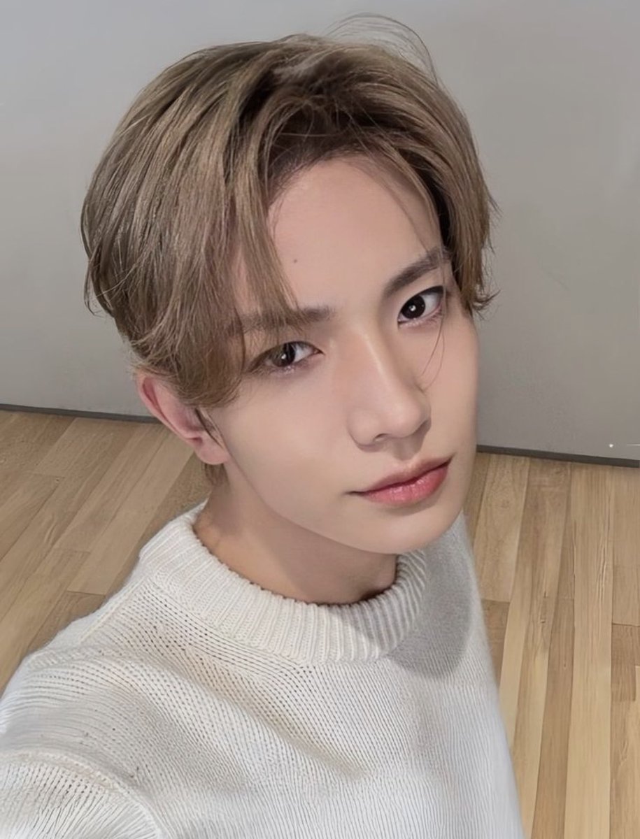 sheedeungie's tweet image. sweater weather ۶ৎ 

#ENSD #EHYPEN #HEESEUNG #ENGENESelcaDay @ENHYPEN @ENHYPEN_members