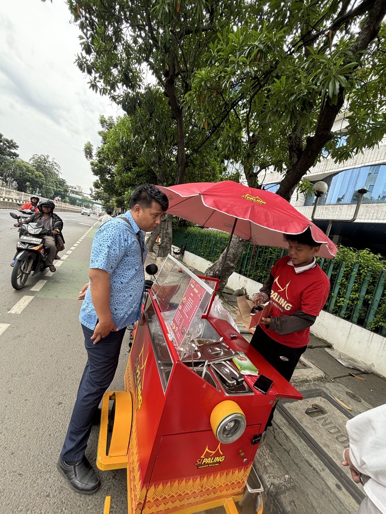 Ccookk_'s tweet image. Kayaknya jadi solusi bingung saat makan siang dah ini 🤣😭