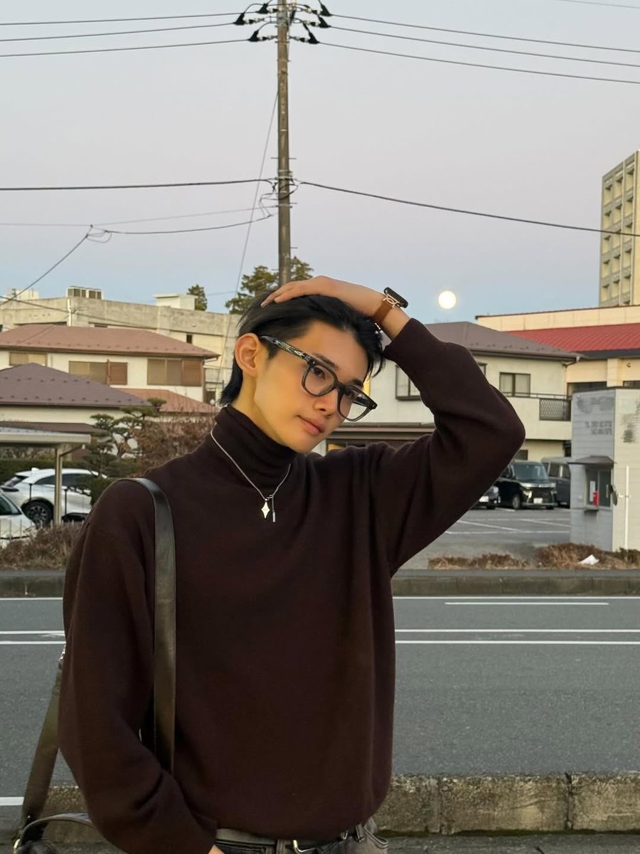 jayacul's tweet image. dia ngepoin akun gw gk sih