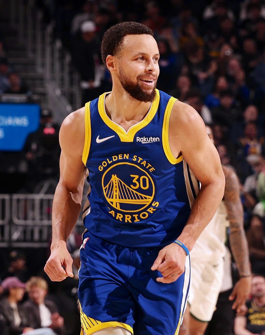 50NuancesDeNBA's tweet image. STEPHEN CURRY CE SOIR :

31 POINTS À 57%
7 REBONDS
7 ASSISTS
LA WIN FACE AUX BUCKS ✅
LÀ POUR CREUSER L’ÉCART EN QT3 ✅
12ᵉ MATCH À 30+PTS CETTE SAISON ✅

LES DUBS SONT EN [20W-18L] ☔️