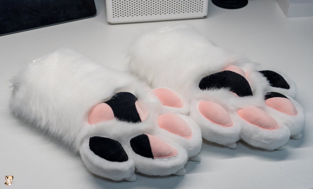 Halculus2's tweet image. 新的四指爪版型，和拼色肉垫