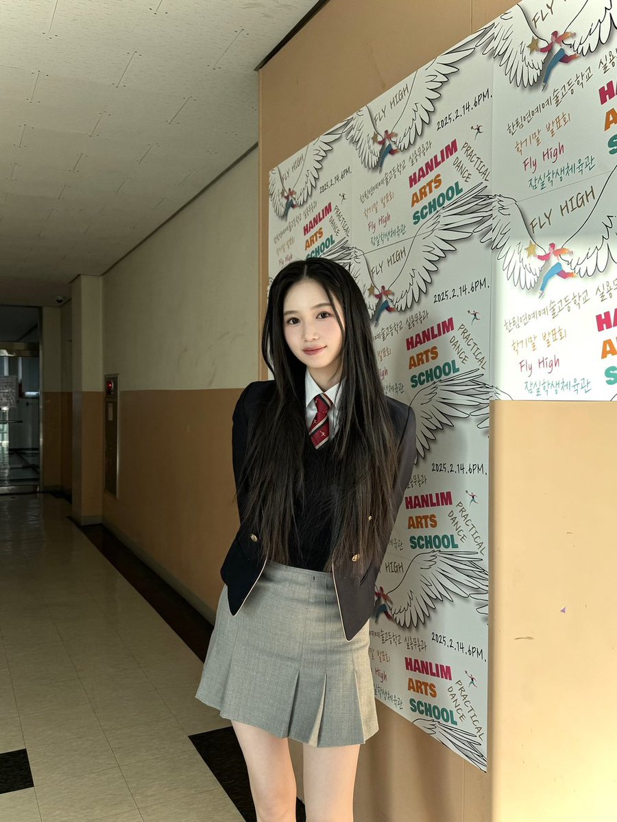 uspeerzone's tweet image. last year Yeowon was also graduated from Hanlim Multi Art School

#유스피어 #여원 #USPEER #Yeowon