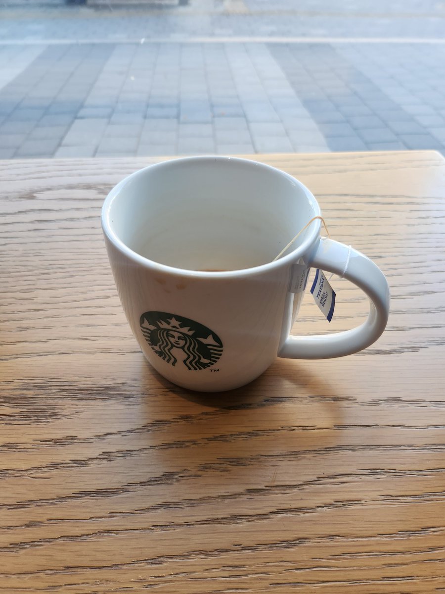 Run_Doki's tweet image. 오랜만에 그리운 영등포 놀러 와서 스벅에 옴. 
근데... 너무 춥다 ㅋㅋㅋ 
이 추운 날 외국인들은 또 왜 이리 많은 건지 모르겠네