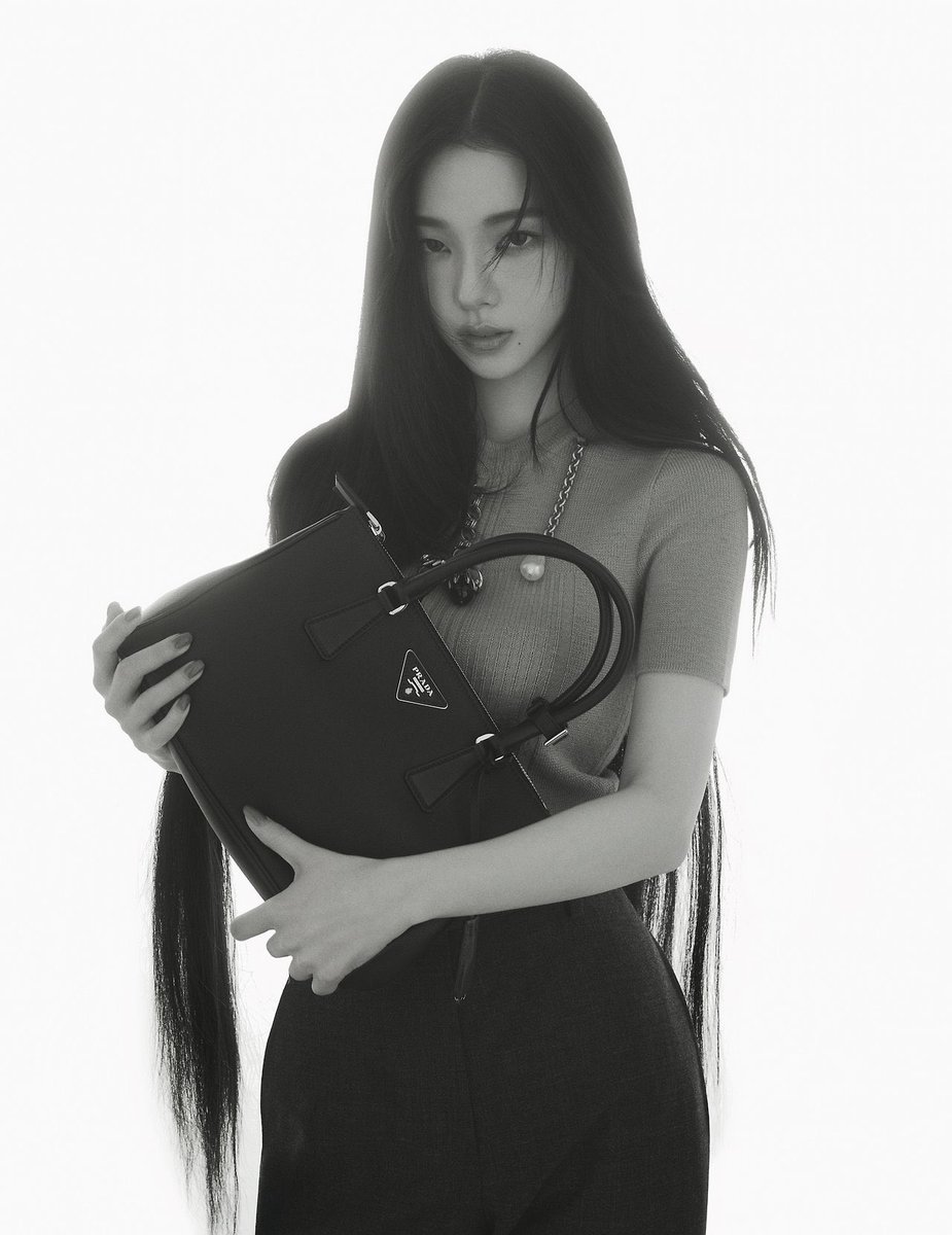 wntrult's tweet image. aespa KARINA is rumored to be traveling to Milan, Italy soon.