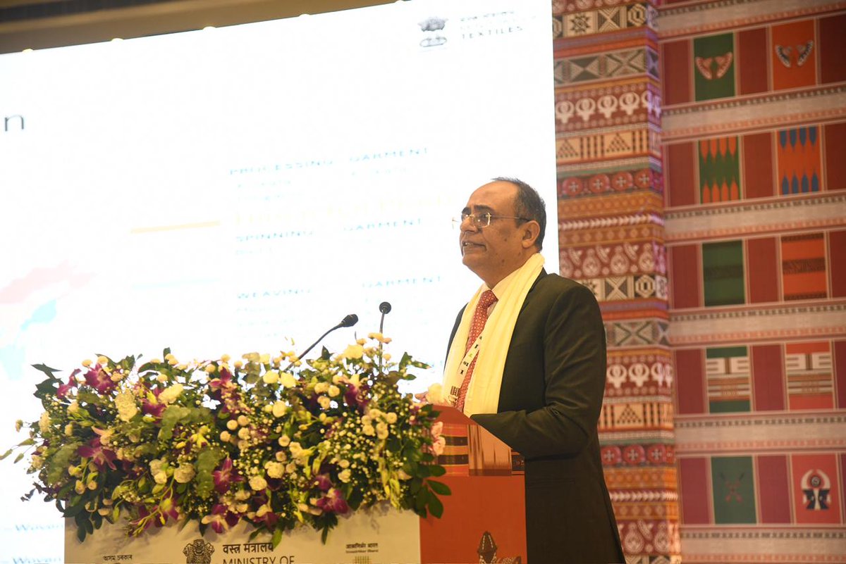 TexMinIndia's tweet image. Additional Secretary (Textiles), Shri @kansalrohit69 addresses the National Textiles Ministers’ Conference.
#NationalTextilesMinistersConference #NorthEastConclave #TextilePolicy #आत्मनिर्भर_भारत #NorthEastTextiles #SilkHeritage #Guwahati #MakeInIndia #VocalForLocal
