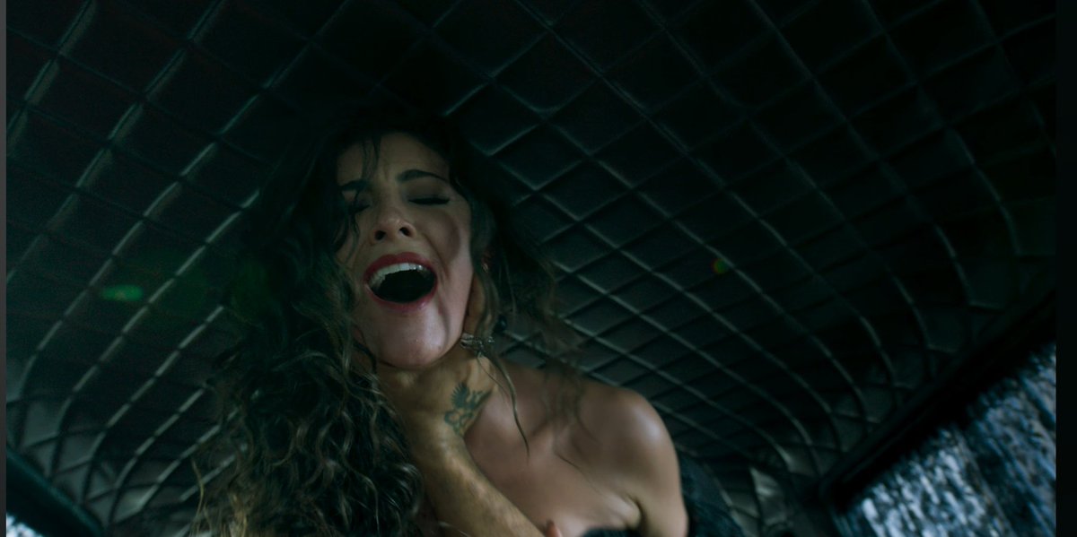 Sawan024's tweet image. #ToxicTheMovie Ab hogi MAHA CLASS. 🔥
#Dhurandhar2 aur #TOXIC —
TOXIC ka teaser dekh kar itna toh andaza lag hi gaya hai…
ab sirf clash nahi, MAHAKAL-level mayhem hoga. ⚡🖤
Style vs Power.
Swagger vs Storm.
Indian cinema is ready for the next big shake-up. 💥🎬 #Yash