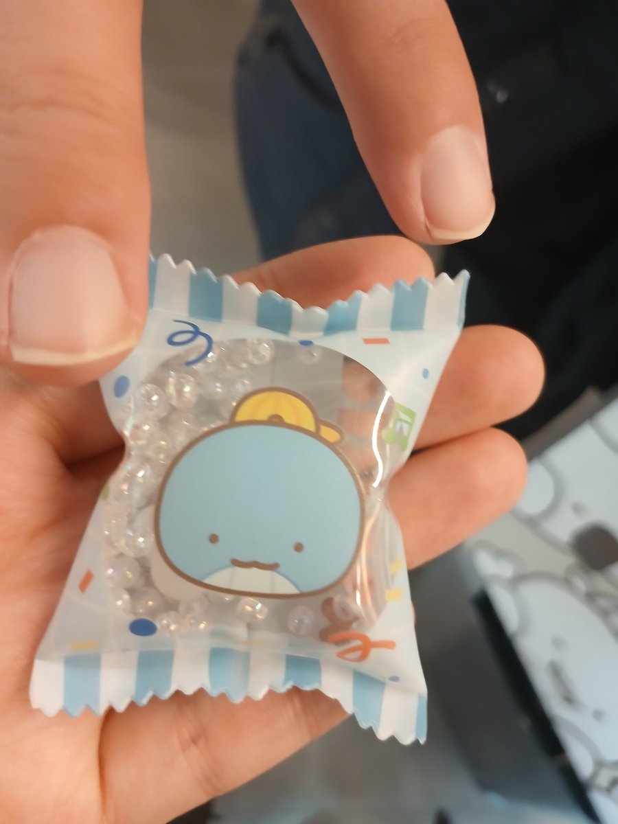 지금 전시회 가챠존 앞에 잇은데 잠뜰<>공룡 교환하실분🥹
카라비너에 곤뇬달고싶어요...
#픽셀리장터