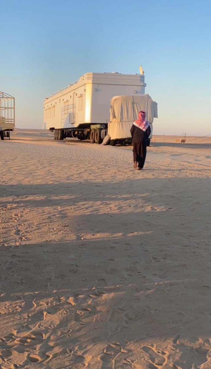 ودك تجي في صدور الناس نشوة صباح
ولا تجي في صدور الناس ضيقة عصر