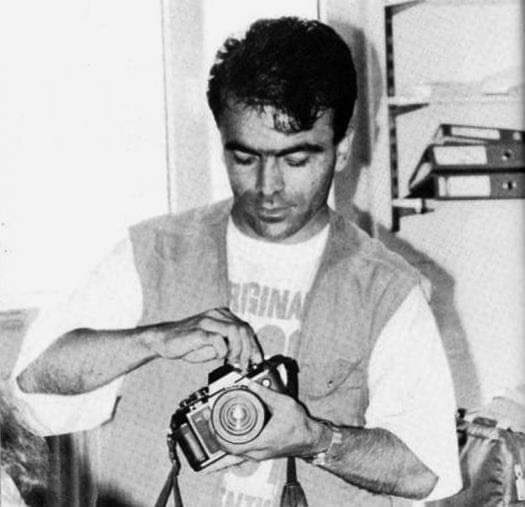 Uyandırın anamı, söyleyin gidiyorum,
Yolumu gözlemesin, dönemem belki geri;
Arkadaşlarım duysun, söyleyin gidiyorum,
Dönemem belk ki geri, kardeşim bunu bilsin...

Gelsin anılarım beni uğurlasın...

Nihat Behram

Gideli 30 yıl oldu #MetinGöktepe♥️