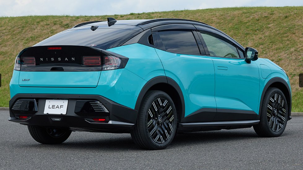 bestcarmagazine's tweet photo. 経営再建の途上にある日産。ここに取り上げる2025年登場車は、フルモデルチェンジを受けた新型日産 リーフと、追加設定された日産 エクストレイルNISMO。どちらのクルマも日産の復活を予感させる上々の仕上がりとなっていた!!
#日産 #リーフ #エクストレイル 
https://t.co/kSfpiWBS0z https://t.co/3becMnSN20