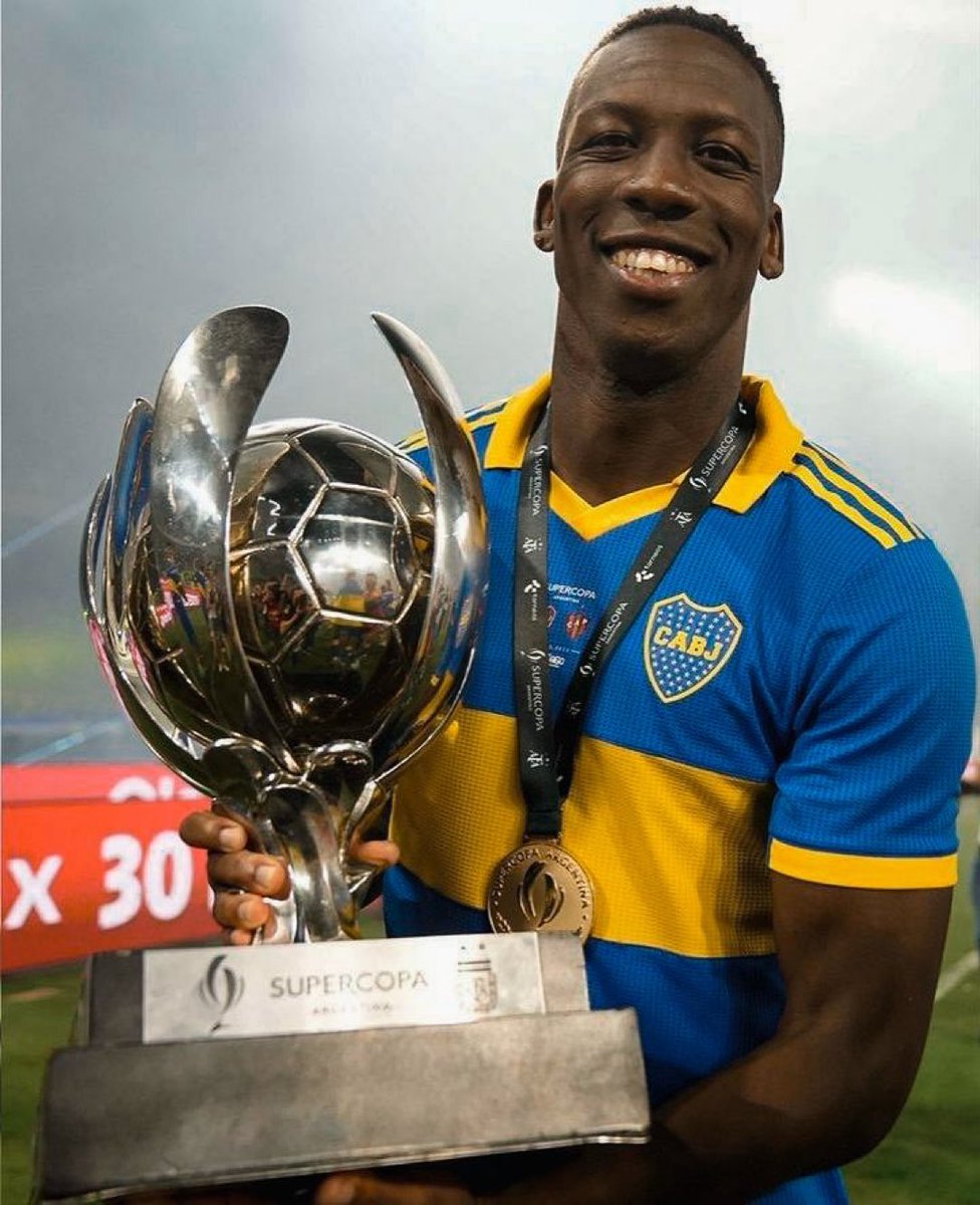 ادفينكولا رحل رسميا عن بوكا جونيورز ، اشوفه خيار ممتاز للدكه و بديل لماثيوزينهو اتمنى مارسيلو باز يلتفت له