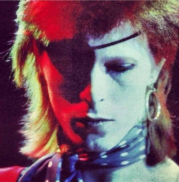 idksorry01's tweet image. He would've been 79 today Happy birthday David Bowie you literally changed so many lives and left such an influential legacy ♥️