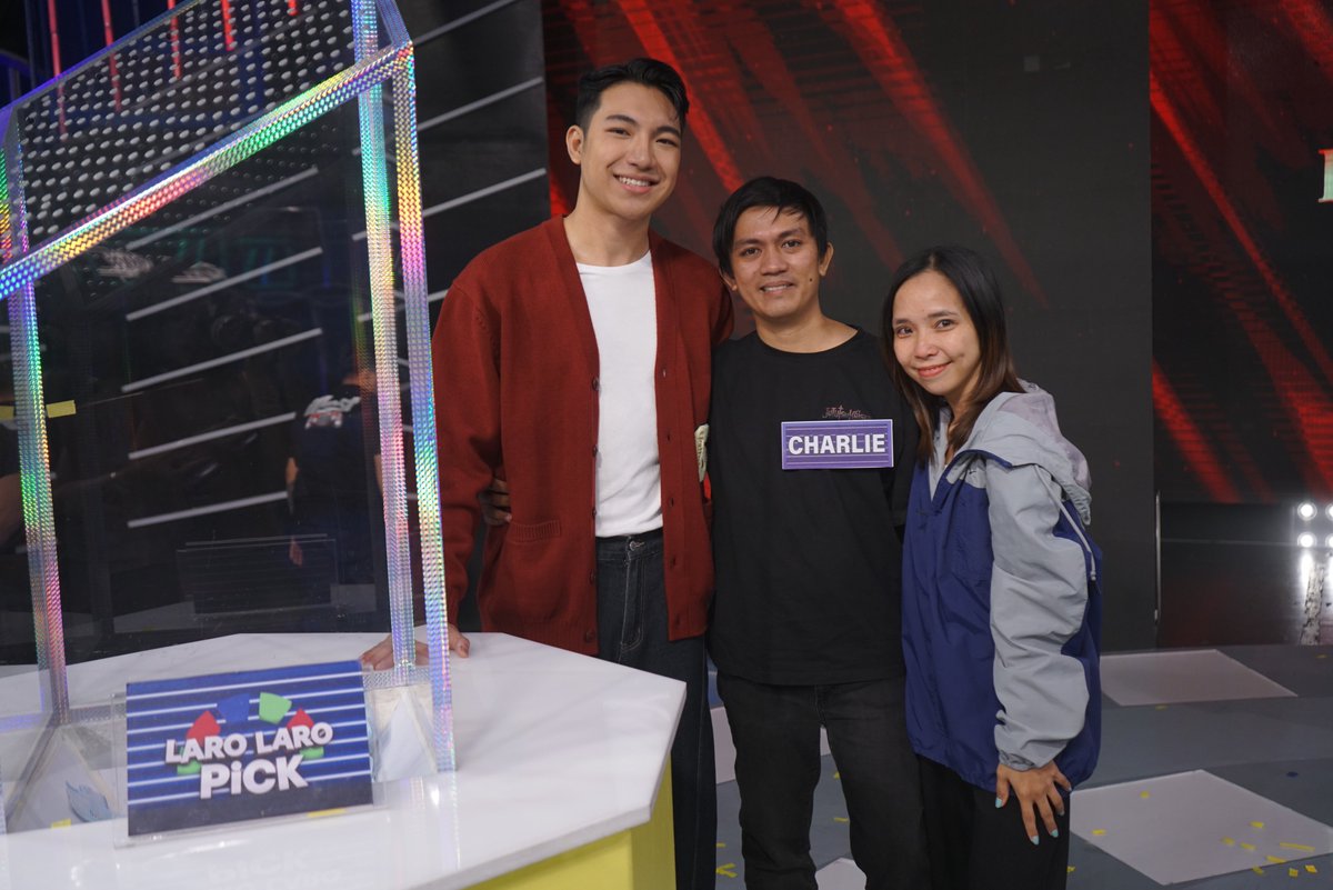 itsShowtimeNa's tweet image. Good job, Darren! and Congratulations, Kuya Charlie! 🥹♥️

#ShowtimeNaToOh
WATCH #ItsShowtime LIVE:
linktr.ee/itsshowtimena