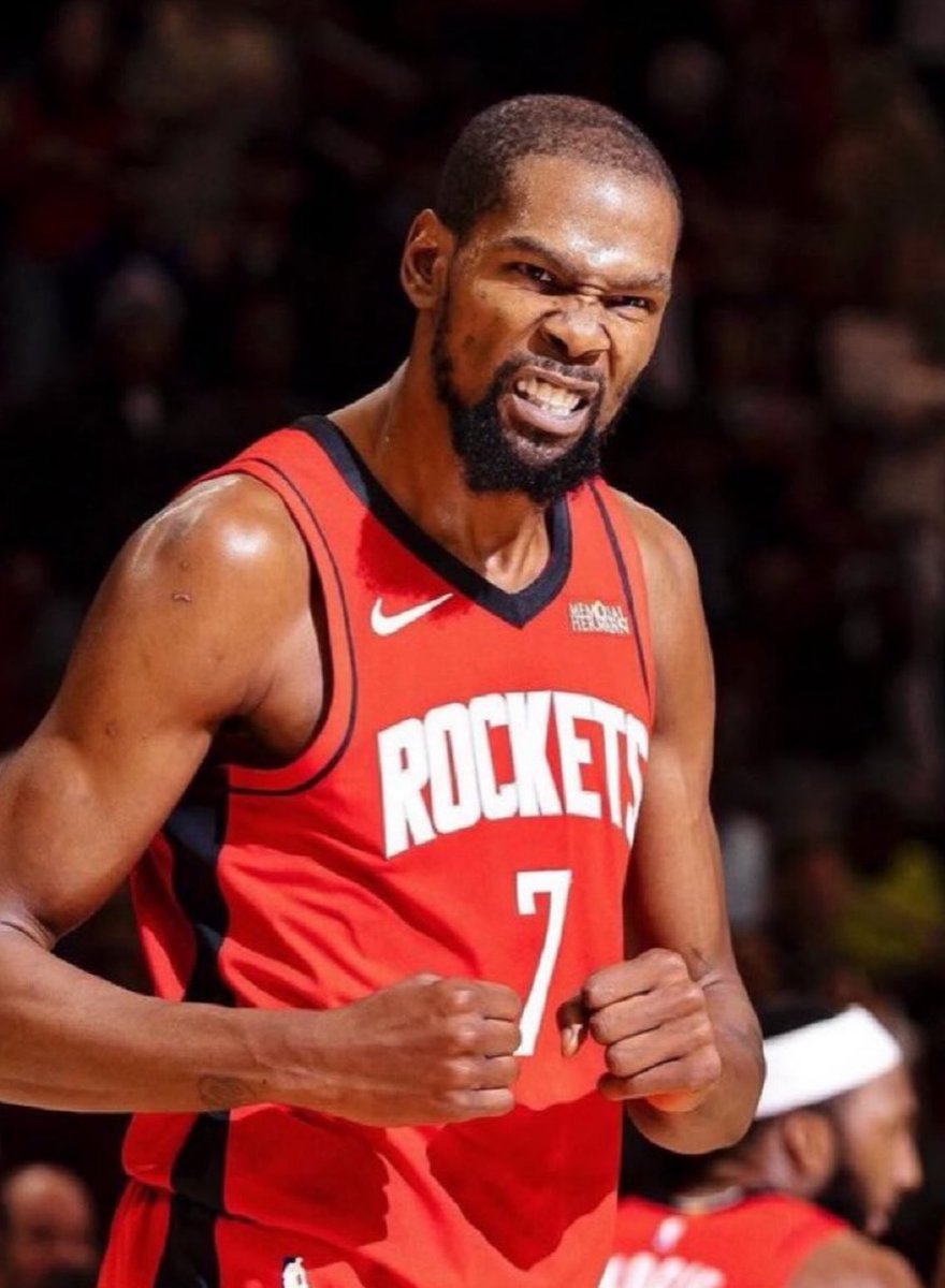 TheHoopCentral's tweet image. Kevin Durant over the last 6 games:

29.8 PPG
5.7 RPG
5.7 APG
55.2% FG
35.4 MPG