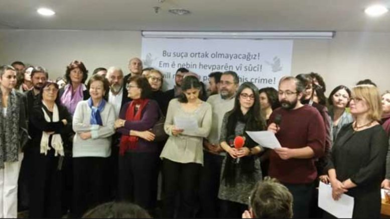 'Barış Bildirisi'nin 10'uncu yılında hali pür melalimiz

❝Anayasaya aykırı OHAL KHK’ları ve 'Barış Bildirisi' imzacılarının yaşadıkları, ülke tarihinin en mahcubiyet verici olaylarından biridir.❞

✍️ Murat Sevinç yazdı

diken.com.tr/baris-bildiris…