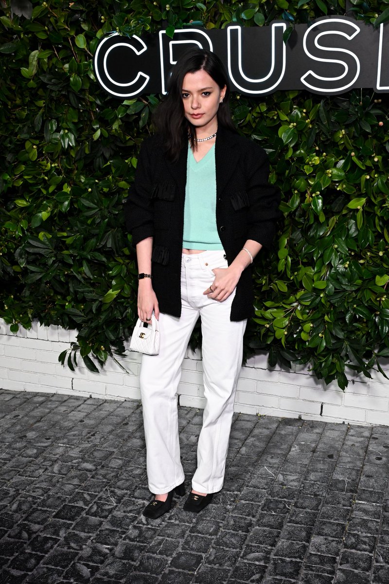 VogueThailand's tweet photo. #VogueBijoux “เบ็คกี้-รีเบคก้า” @AngelssBecky แบรนด์แอมบาสเดอร์ของ CHANEL @CHANEL ร่วมค่ำคืนดินเนอร์สุดเอ็กซ์คลูซีฟที่ Chateau Marmont ลอสแอนเจลิส เพื่อเฉลิมฉลองการเปิดตัวคอลเล็กชั่น “COCO CRUSH” ใหม่ล่าสุด โดยเบ็คกี้ปรากฏตัวอย่างโดดเด่น ท่ามกลางเหล่าแขกคนสำคัญระดับโลก ถ่ายทอดเสน่ห์ของตัวตนที่สง่างามอย่างเป็นธรรมชาติ สอดรับกับจิวเวลรี #CocoCrush ที่ออกแบบให้เคลื่อนไหวไปพร้อมร่างกาย ผ่านโครงสร้างที่ยืดหยุ่น เส้นสายและกราฟิกลายควิลต์อันเป็นเอกลักษณ์ เหมาะสำหรับทั้งในลุคกลางวันและกลางคืน เตรียมติดตามคอนเทนต์จากอีเวนต์สุดพิเศษครั้งนี้ได้ทุกช่องทาง���องโว้กประเทศไทย  #CHANEL #CHANELFineJewelry #BeckyxCHANELCocoCrush #Beckysangels #BeckyArmstrong #BeckyInLA 

Photo: Getty Images
