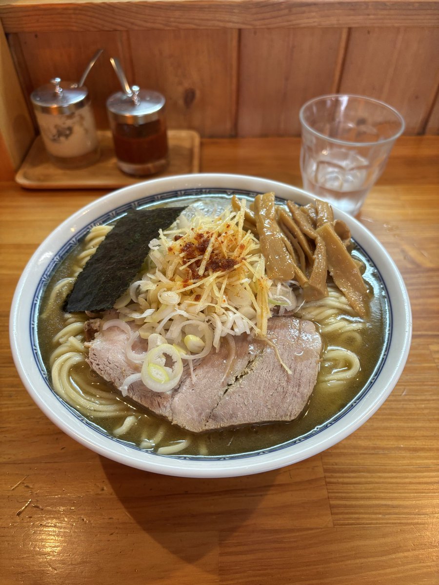 自家製中華そば #としおか 早稲田店
塩ラーメン中 ¥1200
味:★★★★★
量:★★★★★
コスト:★★☆☆☆
一言:36杯目。流行店。350g茹で前。久々に90分も並んだラーメン。
#今週のラーメン上甲
#今週のラーメン上甲2025