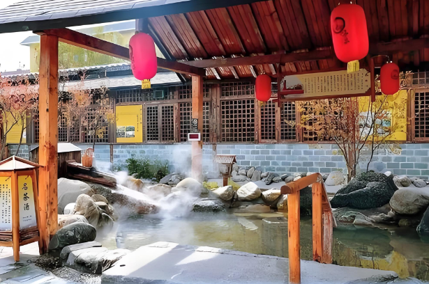 Thisisweinan's tweet image. Deep winter warmth, welcoming 2026.
At the foot of Mount Huashan in Weinan, soak in a natural hot spring rising from 2,600 meters underground at 105°C, rich in minerals and deeply soothing.
One pool of warmth, a fresh start for the year ahead.
#Weinan #Huashan #HotSpring