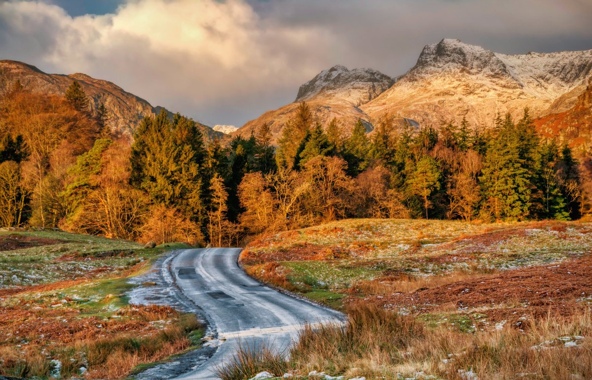 lakesrhino's tweet photo. Morning everyone I hope you are well. The road to the Langdales. Have a great day.

#LakeDistrict https://t.co/KA640Pnlqt