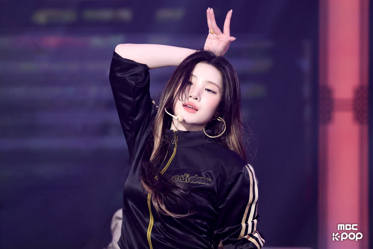 MBC_entertain's tweet image. ✨2025 MBC 가요대제전 현장포토✨ - 지우&amp;amp;주은&amp;amp;에이나