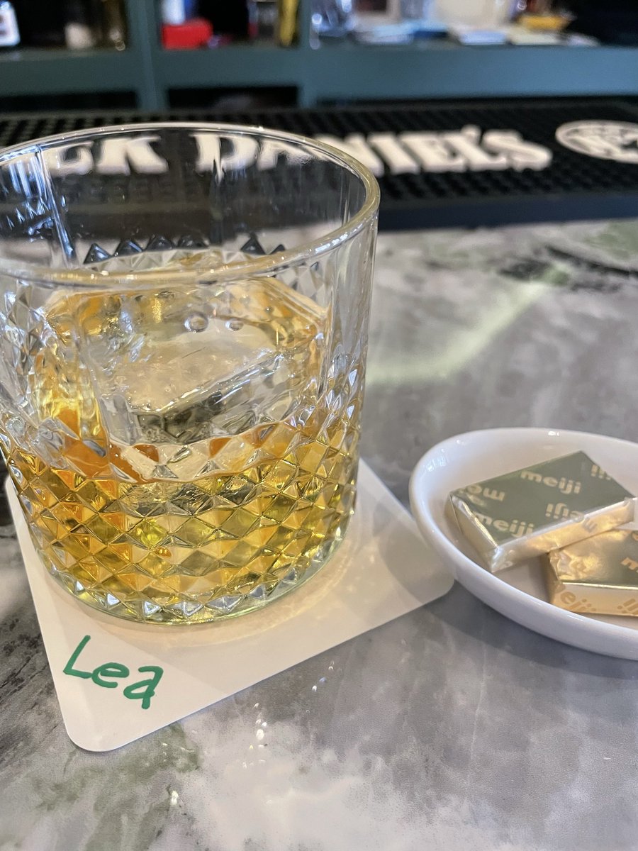 nhathrun's tweet photo. 木金はチョコに合うカクテルやってます
第一弾！【ノルマンディボス】
本日も17時オープン

#大石バー　#Leaforlife 
#KOBEチョコナイト https://t.co/Enxqng5vdv