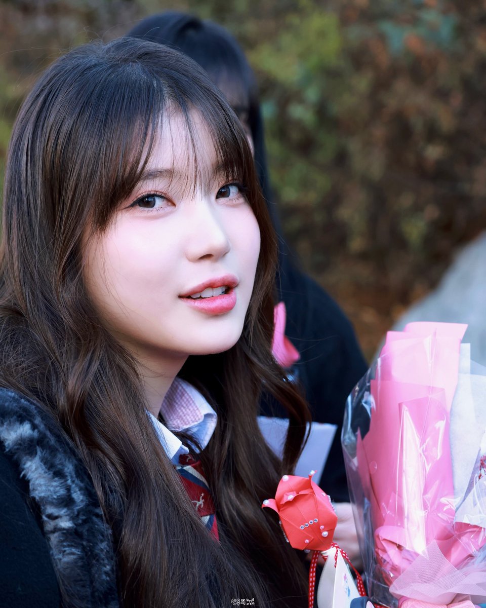 sunwoo071126's tweet image. 26.01.08 졸업 축하해!!

#유스피어 #USPEER #서유 #SEOYU
@USPEER_official