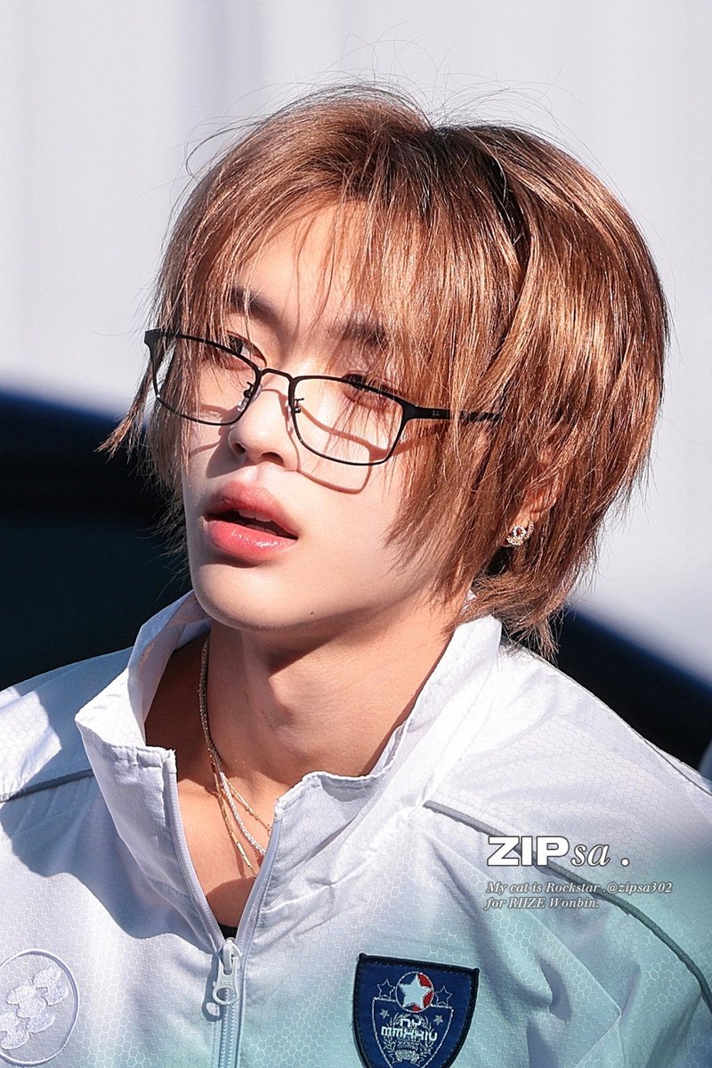 yuiize42321's tweet image. 사격국대 박언빈이랑 스폰서 이이사님 … 
아무런 사적 감정 없이 ㄹㅇ기업적인 후원이 목적이었는데 박언빈 생긴거에 비해서 엄청 nerdy… 해가지고 흥미로워짐 처음 미팅했을때도 스몰톡으로 취미가 뭐냐고 물었는데 그냥… 집에있어요 밖에 잘 안나가요 이래서 신기하다고 생각했음