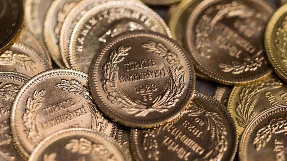 ⚠️ÖNEMLİ⚠️
Sizleri aydınlatmak için az evvel Kapalıçarşı'da tanıdığımız 2 büyük kuyumcusu ile ayrı ayrı altın konusunu konuştuk.
2 büyük kuyumcunun söylediği ortak noktaları ve anlattıkları şu:
''Kapalıçarşı sadece Türkiyenin değil , ortadoğunun altın merkezidir. kayıt dışı