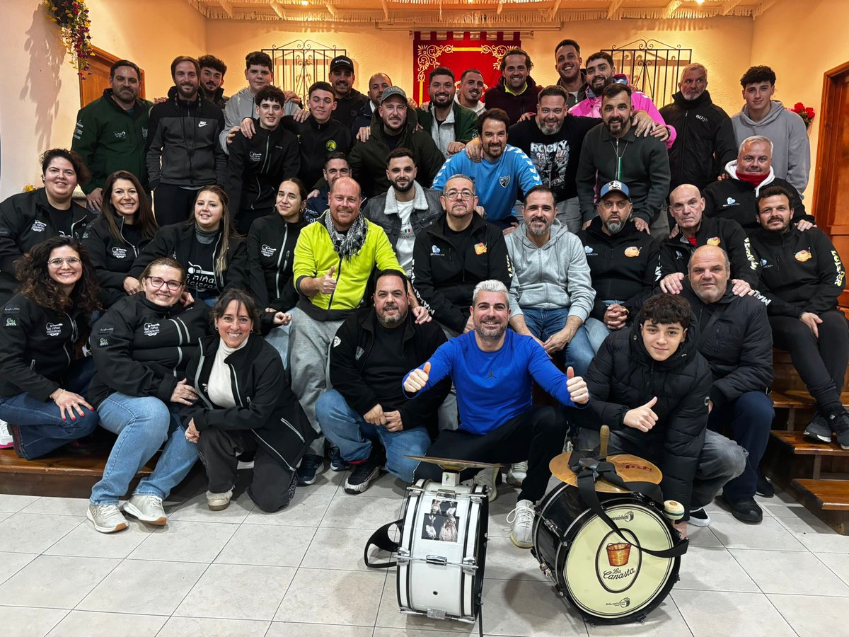 Gracias por la invitación a sus ensayos <a href="/LaMurgaDelChino/">Mi Casa es la Suya</a> <a href="/ninascallejeras/">Comparsa Niñas callejeras</a> , el carnaval es compartir y ayer compartimos nuestros repertorios y disfrutamos juntos de los últimos nervios, mucha suerte en el concurso compañeros! 
Nos vemos en la calle!