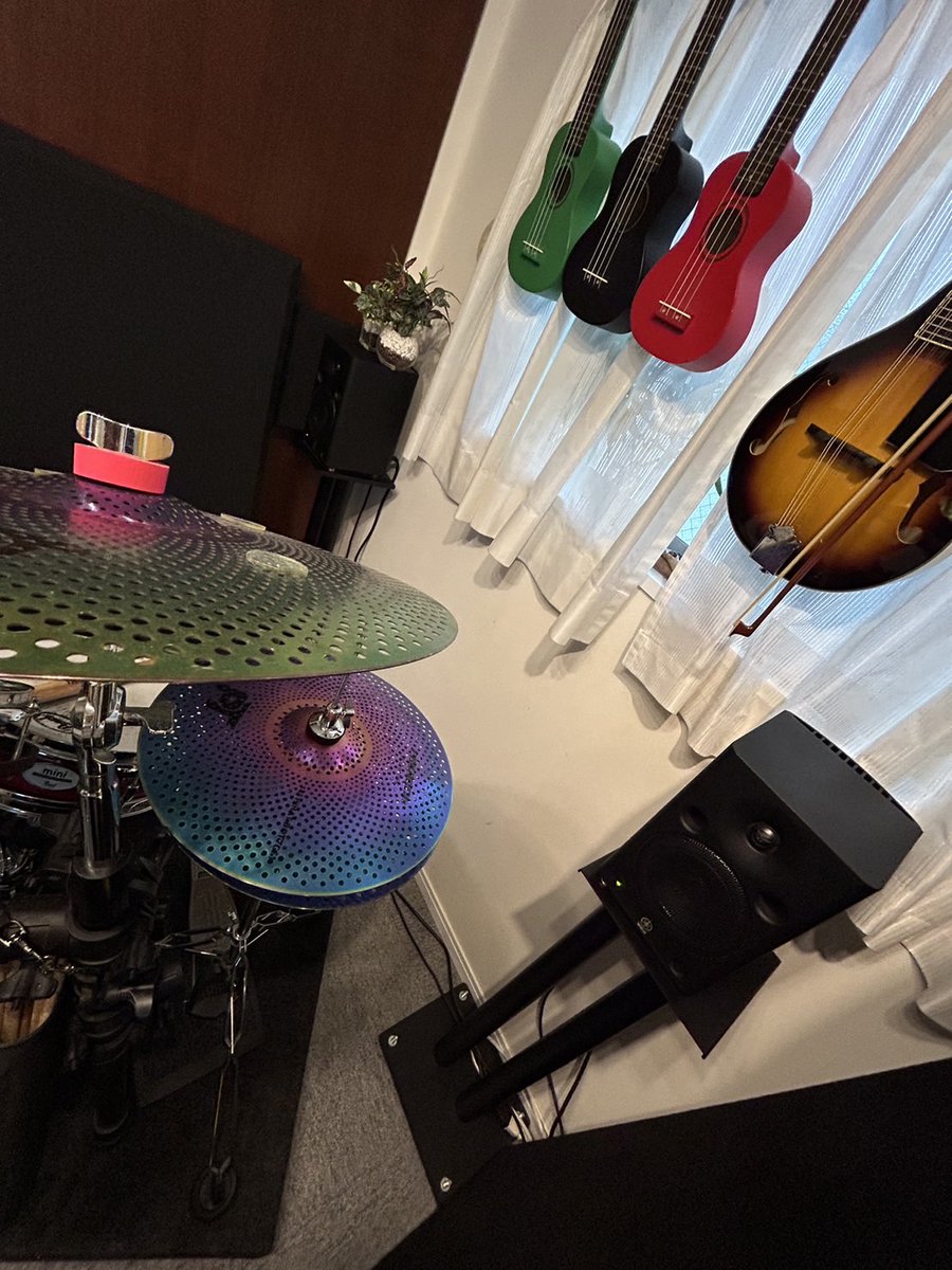 西東京市で歌を始めるならfeelヴォーカル教室。講師の生演奏で歌のレッスンをするので上達がとても早いです。西東京市田無 feelヴォーカル教室は西東京市西武新宿線田無駅より徒歩5分。

f-vocal.jp
#ヴォーカル教室​​​ #西東京市 ​#田無​​​​​​ #保谷