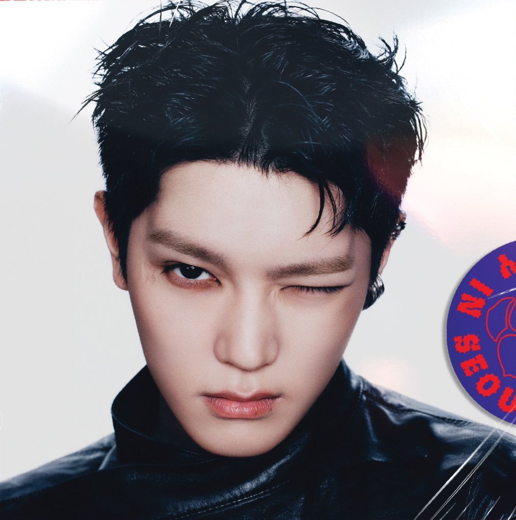 ne0tyong's tweet image. 태용이 윙크 갭차이 보실분?