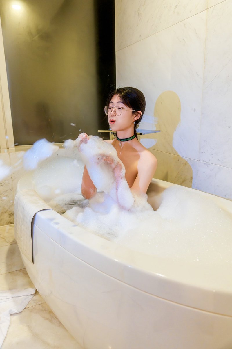 關 河 冷 落 tweet media