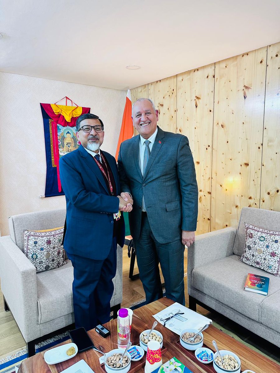 H.E. Amb. Mohamed Maliki had the pleasure of meeting Mr. Sudhakar Dalela, Secretary ( Economic Relations) at the MEA, where they discussed ways of enhancing cooperation and exploring opportunities between 🇲🇦 Morocco and 🇮🇳 India.