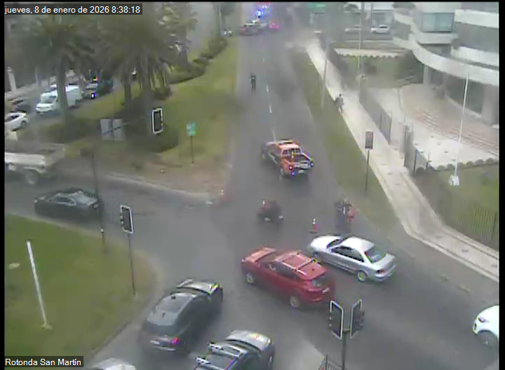 TTIValparaiso's tweet photo. Actualización (08:41) Se mantiene emergencia estructural en Av 15 Norte, #ViñaDelMar. Se amplía restricción de tránsito vehicular en 15 Norte desde Rotonda San Martín hasta Av Libertad, en dirección al interior https://t.co/QdQnDk8kUC