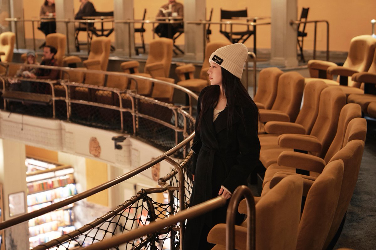 NetflixID's tweet image. Ngeliat foto-fotonya aja, meleyotnya udah berasa 🫠 Mau absen siapa aja yang pada udah nggak sabar nungguin drakor Can This Love Be Translated? tayang 16 Januari di Netflix ☝️