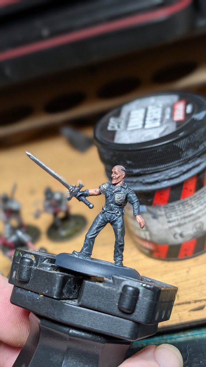 "There can only be one."

Minis of:
Connor MacLeod aka Russle Nash played by @christopherlambertofficiel
&amp;
"The Kurgen," played by @therealclancybrown 

From 1986's Highlander.

Minis designed by @hayland_terrain.

#preworkhobbying 
#highlander 
#therecanonlybeone