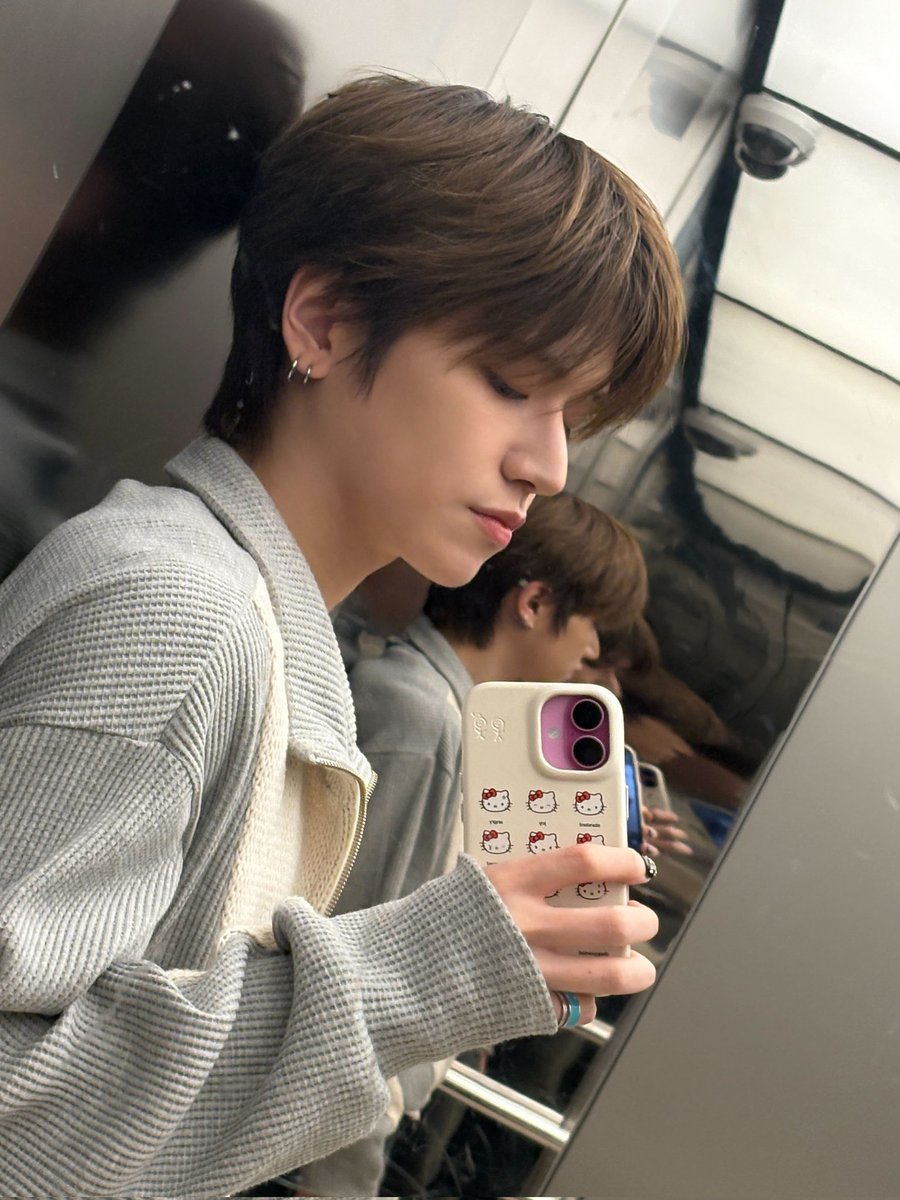 jayacul's tweet image. selaluu rajin update 🤧🌷🫰🏻