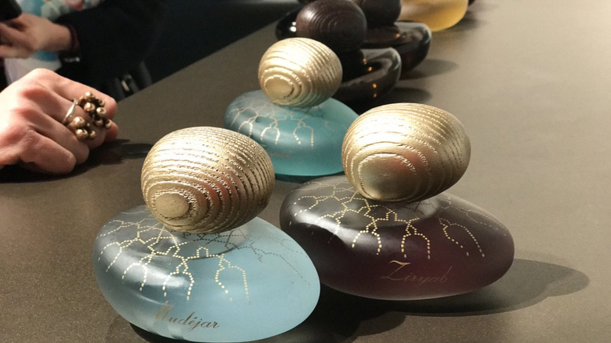 ポーチ　香水瓶　チェーン　ゾウさんカメさん ポーチ香水瓶チェーンゾウさんカメさん