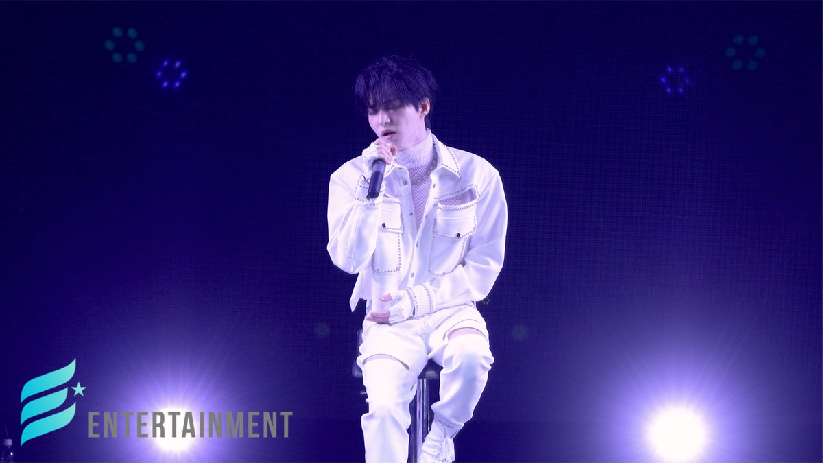 ELASTofficial's tweet image. [🎥]
⠀
로민 - 'First Love'｜「E'LAST 2025 WINTER PARTY IN TOKYO」STAGE VIDEO
⠀
🔗 youtu.be/DeRlzLlnGgs
⠀
#ELAST #엘라스트 #エラスト